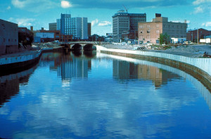 Flint_River_in_Flint_MIchigan