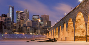 Minneapolis_on_Mississippi_River